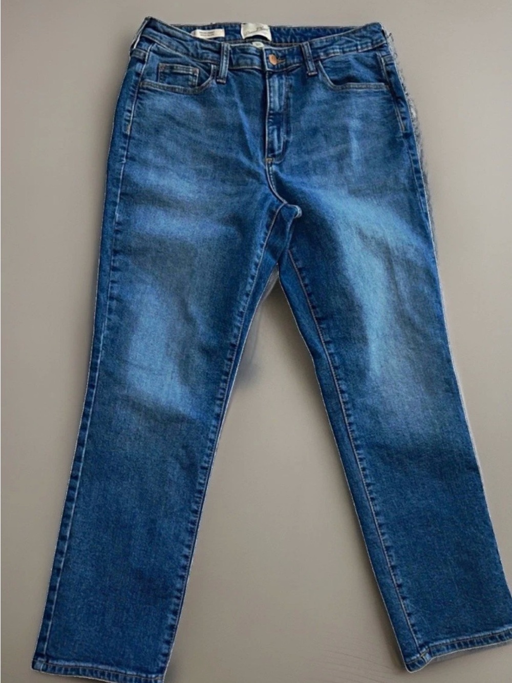 Universal Thread Women's Straight Leg Blue Denim Jeans